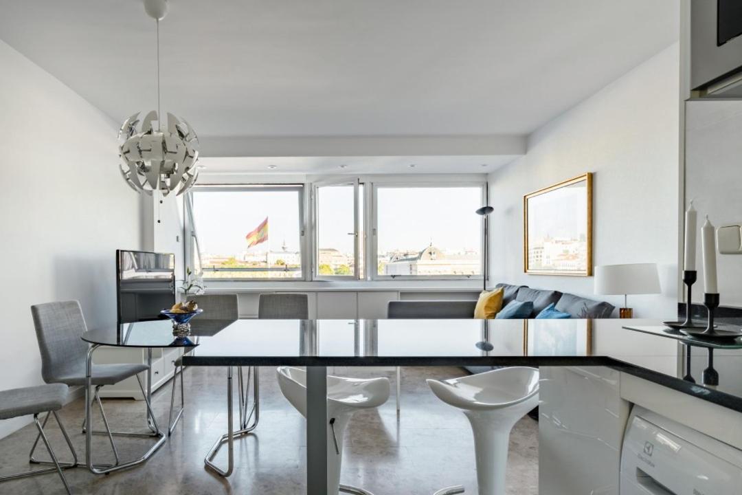 Urbantec Realty - Plaza De Colon Apartment Madrid Exterior photo