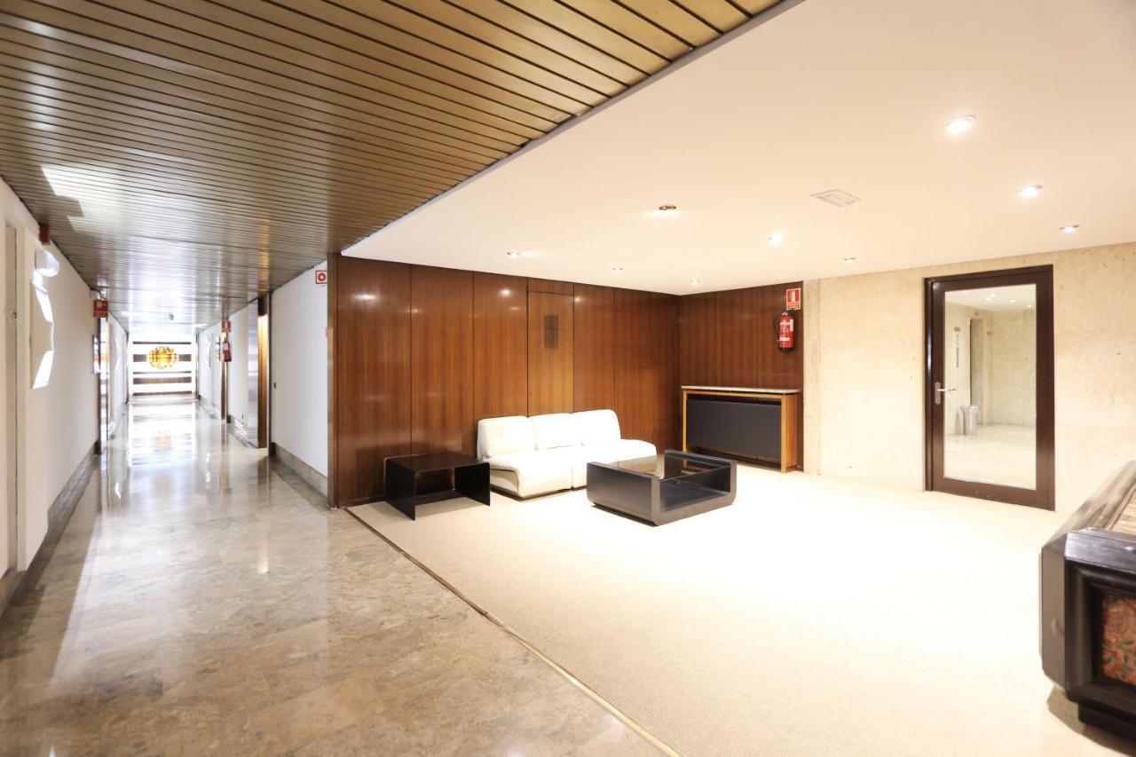 Urbantec Realty - Plaza De Colon Apartment Madrid Exterior photo